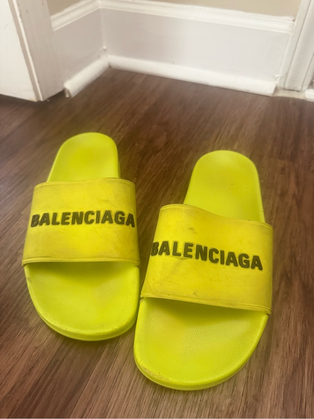 Balenciaga Pool slides - fluo yellow